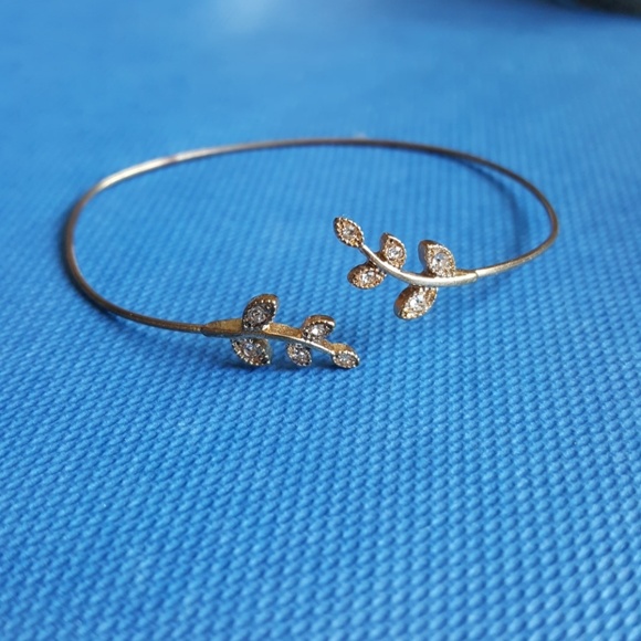 Jewelry - Women's Leaf Jeweled Bangle Bracelet